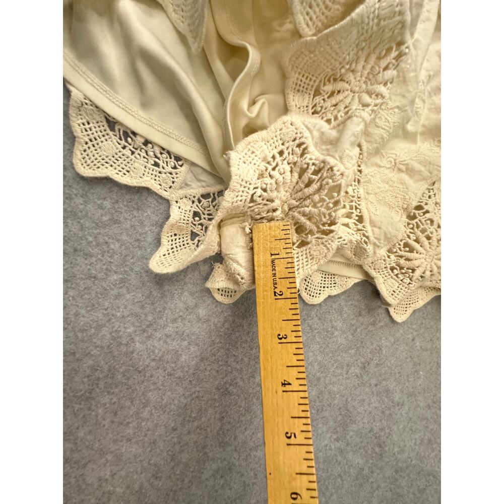 Mudd Ivory Embroidered Shorts Crochet Scallop Hem Cut Off Hot Pant Coquette XL - Picture 7 of 9